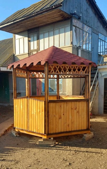 Альтанка біседка шестиграна, на 10-12 людей.