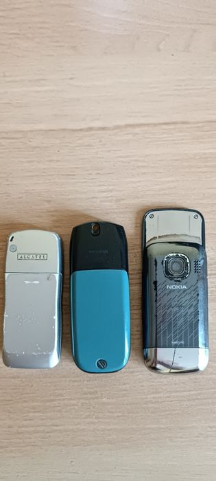 Продам телефоны на запчасти