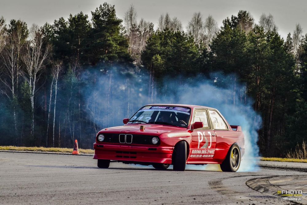 Bmw E30 4.4 turbo kute drift