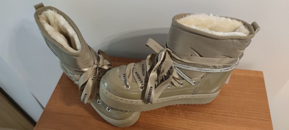 Nowoczesne modne damskie śniegowce - Różne rozmiary