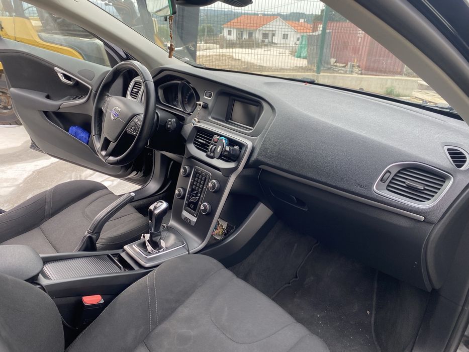 Volvo V40 2.0 2016 — photo 4
