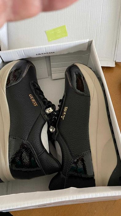 Lindas Sapatilhas Pretas Novas Femininas !!!