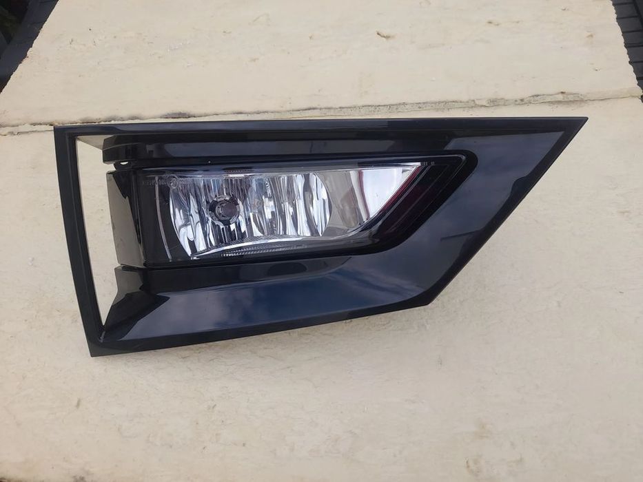 skoda fabia iv 6va halogen prawy+ramka kratk