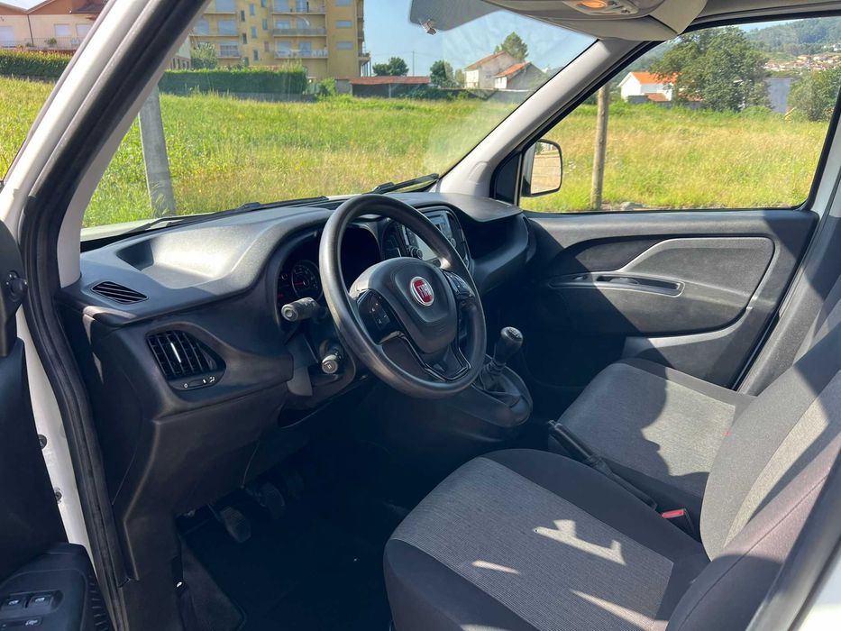 Fiat Dobló 1.3 Multijet 3 lugares 2021