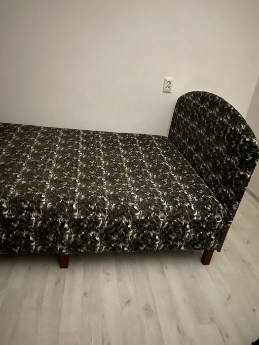 Кровать двух спальня на шерсті наповнювач . Крепка . Дуже кофмортна !