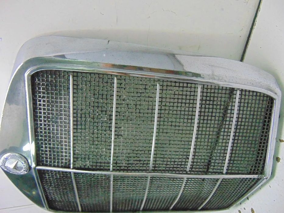 Mercedes 180 grelha " nova de stock antigo