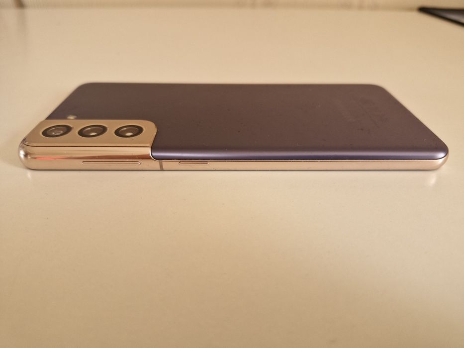 Телефон Samsung S21 128/8