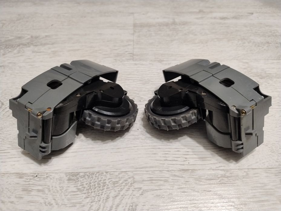Moduł koła lewego ,L` + Moduł koła prawego ,R` Irobot Roomba 870
