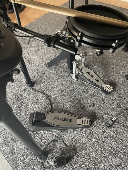 Bateria Alesis Nitro Mesh Kit