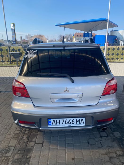 Митсубиси оутлендер1