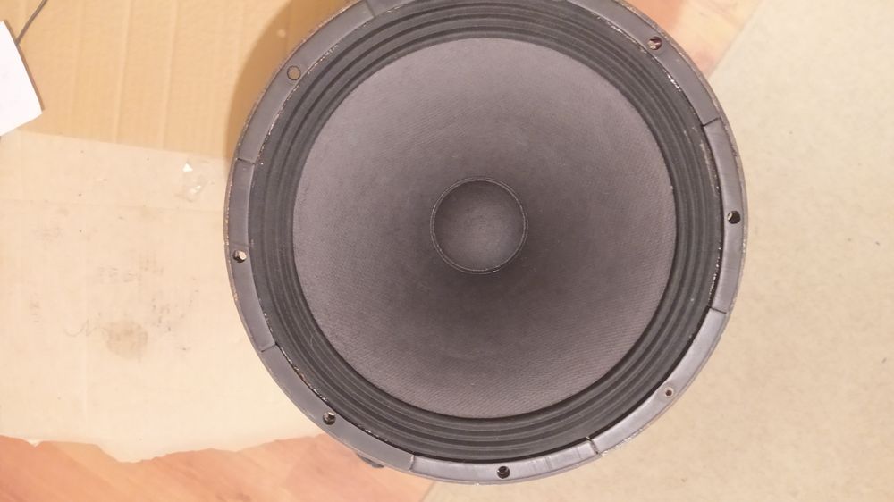 Продам два динаміки BKH1231. 12 дюймів, 8 ом, 40 ват.