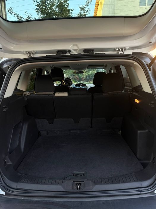 Продаються автомобіль Ford Escape 2013року і