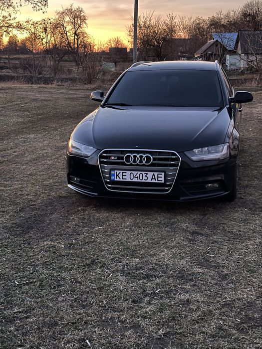 Продам Audi A4 B8