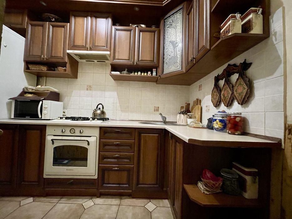 Ізольована велика кімната пр вул Городоцька ( пан коцький ) , ліжко