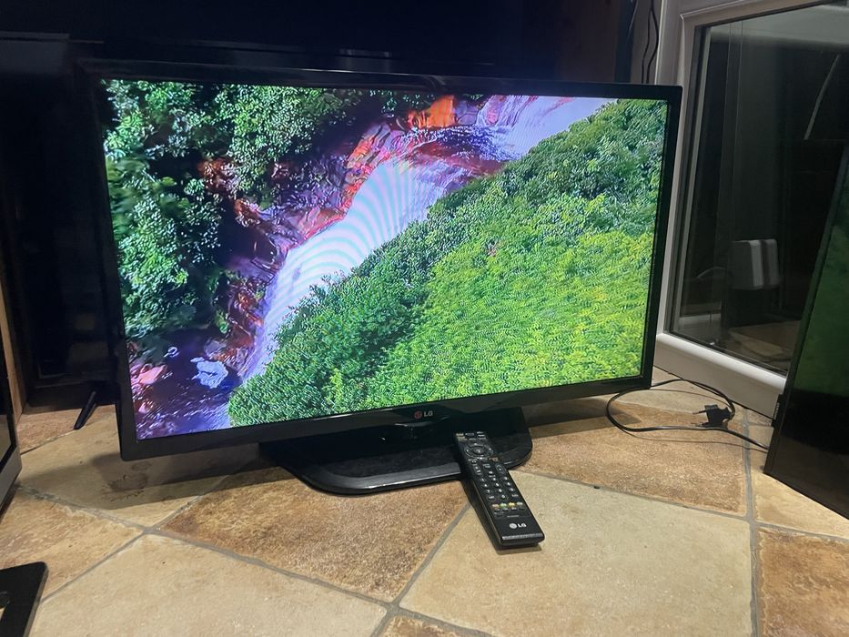 Телевізор lg 32 Full HD