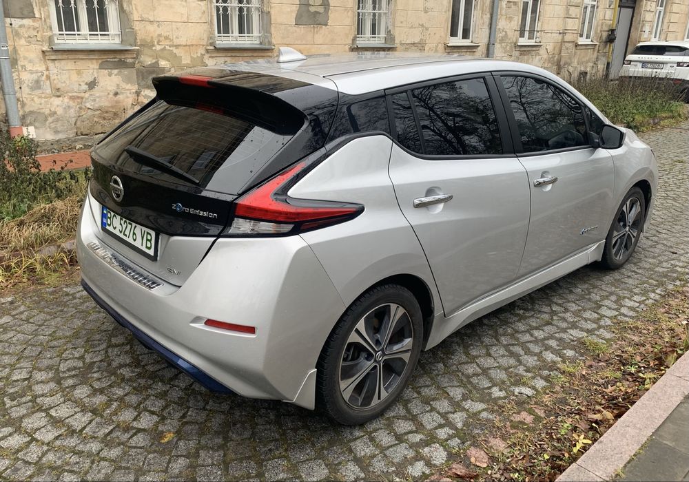 Nissan Leaf ZE1