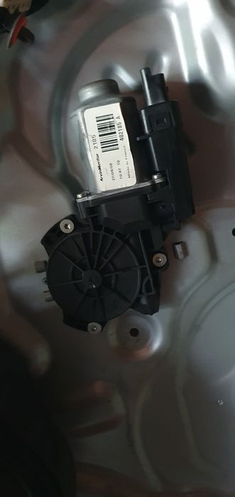 Продам моторчик сьеклоподъемника Kia pro ceed левый
