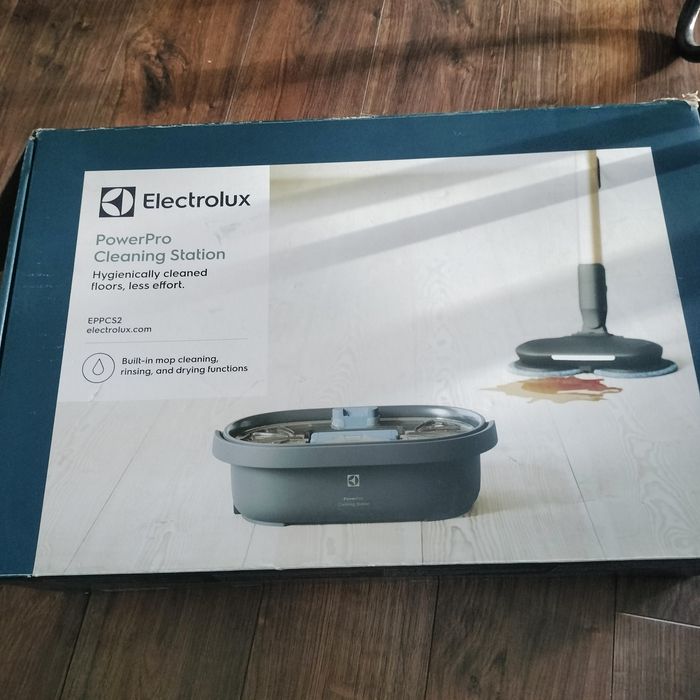 Odkurzacz ELECTROLUX Hygienic 700 WET EP71B14WET