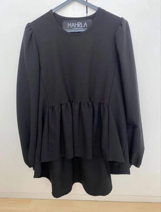 Blusa Mahrla, tamamho S/M, preta. Usada uma umica vez, esta nova