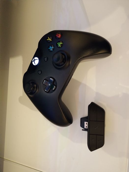 Xbox One S + 1 comando (na caixa)