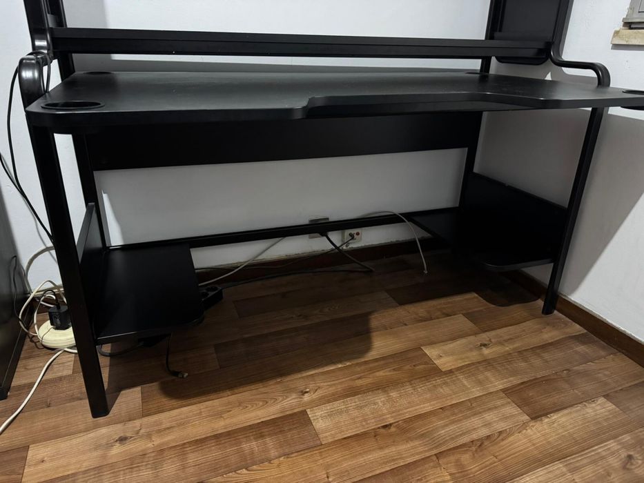 Secretária gaming preta
