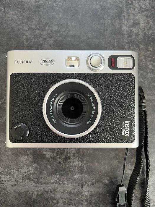 Фотоапрат миттєвого друку fugifilm instax mini evo