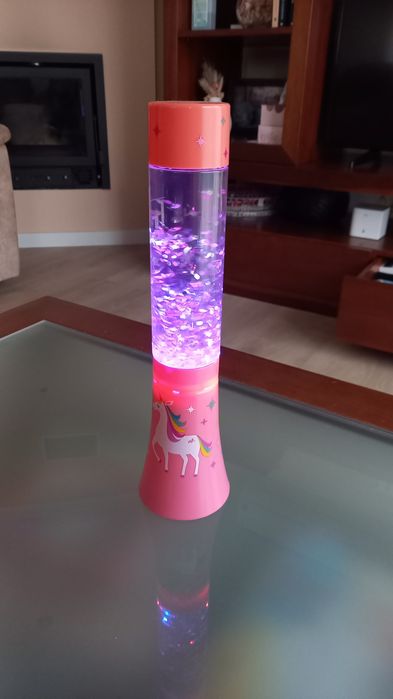 Vulcão luminoso criança