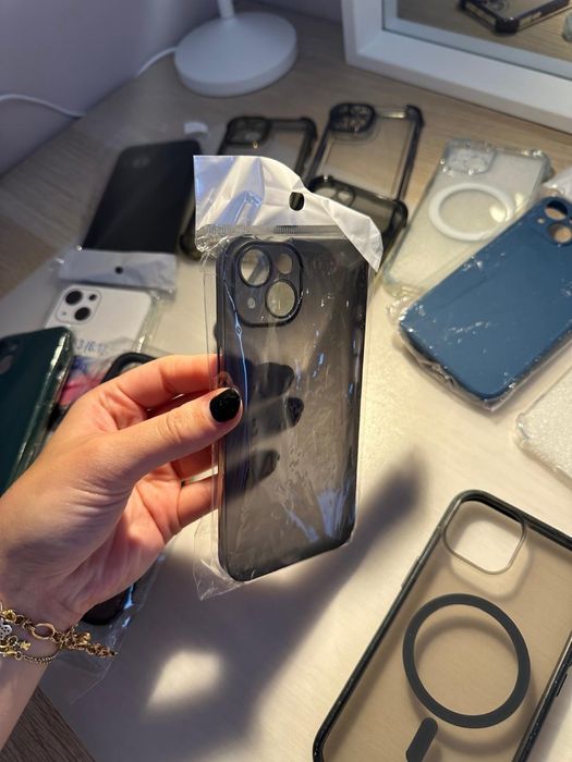 iPhone 13 Cases64285993504513123