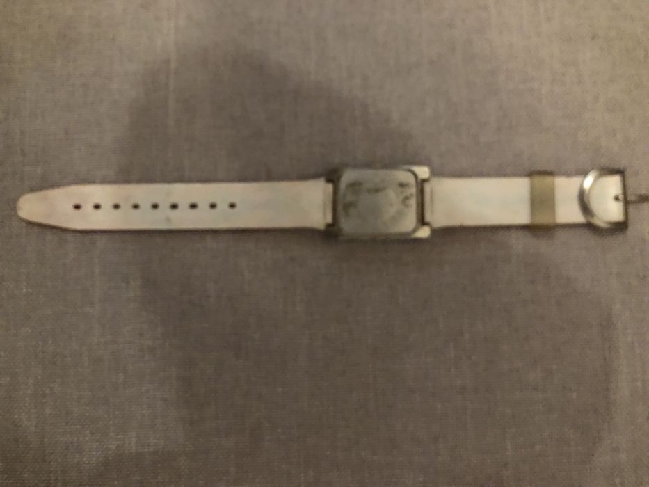 Diversos relogios de  senhora