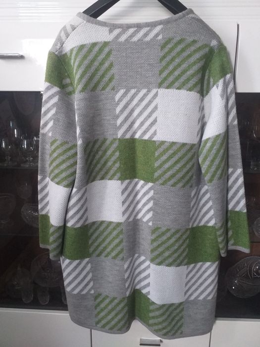 Długi sweter do kolan