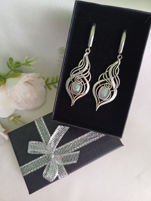 Długie Kolczyki z Opalem