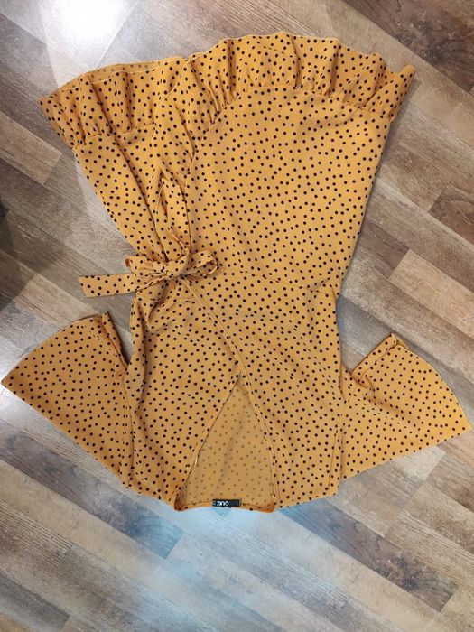 Piękna sukienka pomarańczowo-musztardowa w czarne grochy S