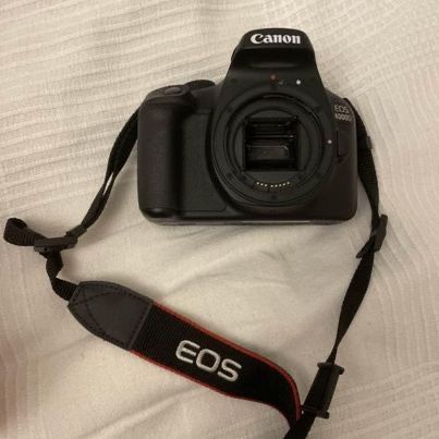 Vendo câmera Canon 4000D + lente 18-55mm
