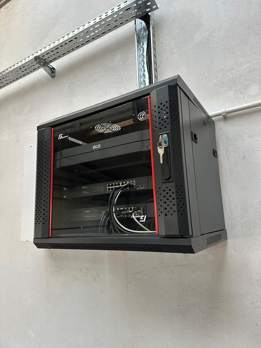 Monitoring Kamery Zabezpieczenia Budynków Alarm  Sprzedaż Montaż Kamer