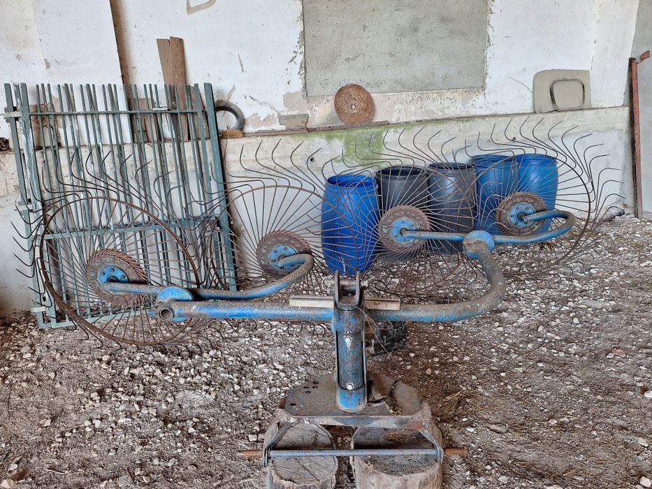 Enfardadeira, gadanheira e girassol