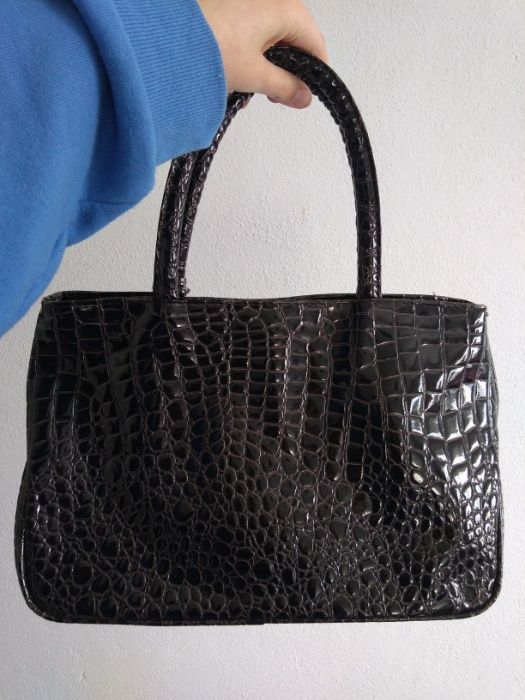 Mala preta padrão cobra