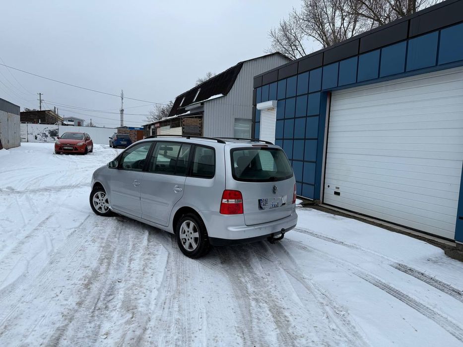 Volkswagen Tauran 2.0 дизель ,механика Идеальное состояние