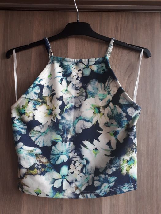 Kwiecisty top granatowo biały crop top kwiaty croptop halter krótka bl