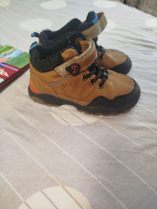Продам дитяче взуття бу