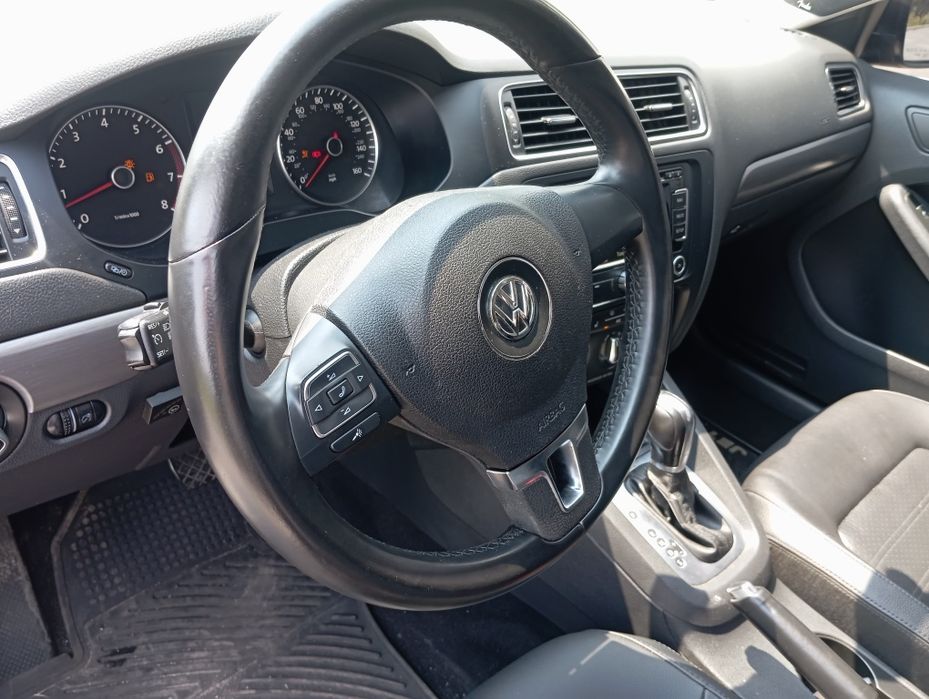 VW JETTA  SEL 2.5 газ бензин