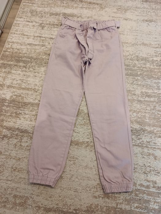 Spodnie eleganckie w rozmiarze 152