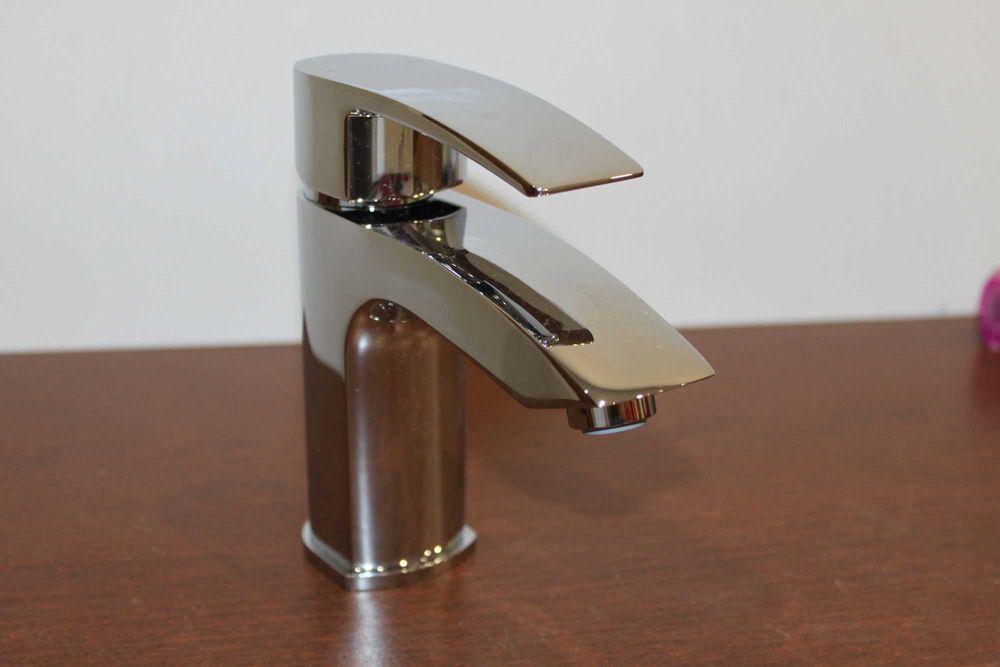 Bateria umywalkowa srebrna Goodhome Hopa