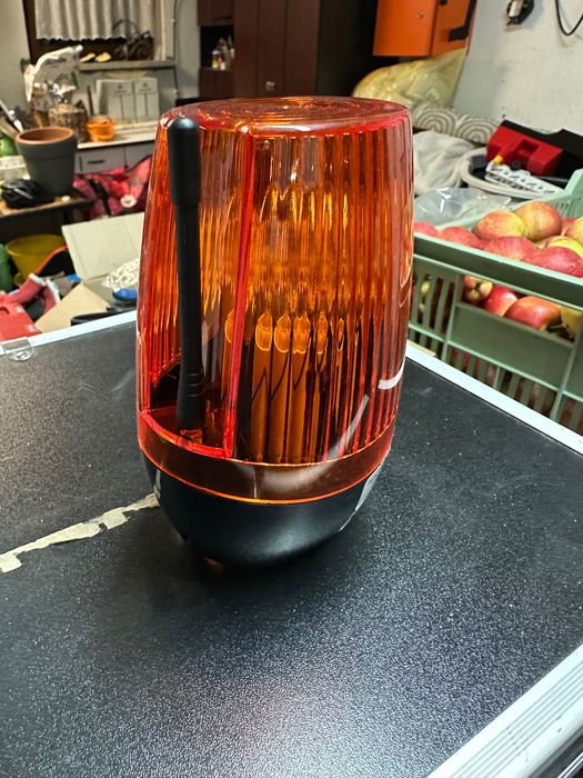 Lampa sygnalizacyjna do bram 230V