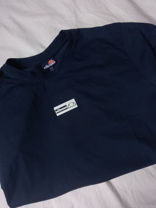 T-shirt ellesse granatowy minimalistyczny