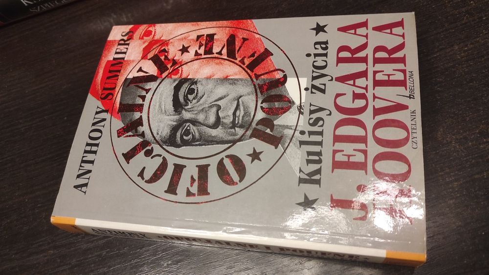 książka  Anthony'ego Summersa pt. "Oficjalne i poufne. Kulisy życia