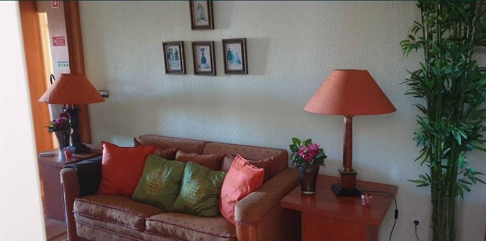 Mobília sala (mesas+sofá)