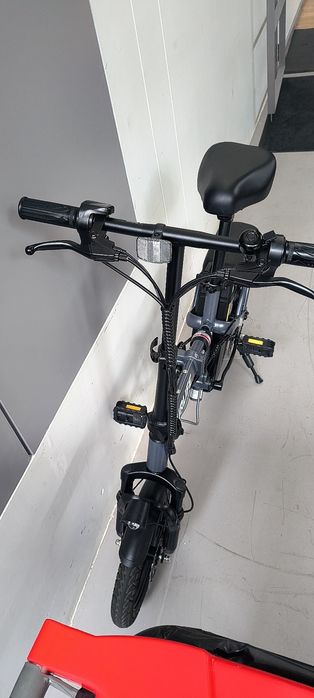 Bicicleta elétrica quase nova