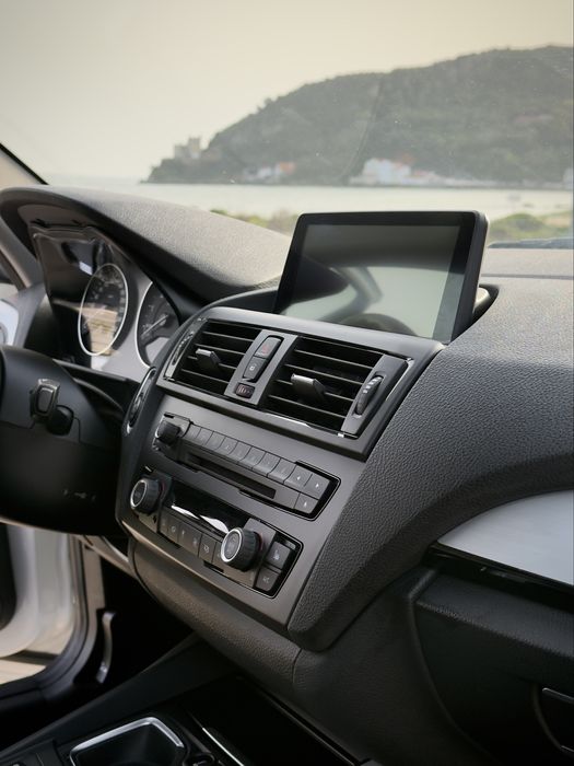 BMW 118i - c/ certificado bmw