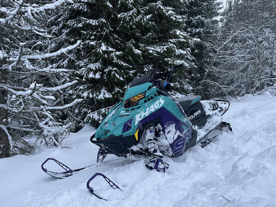Polaris 9R skuter sniezny  khaos 2024