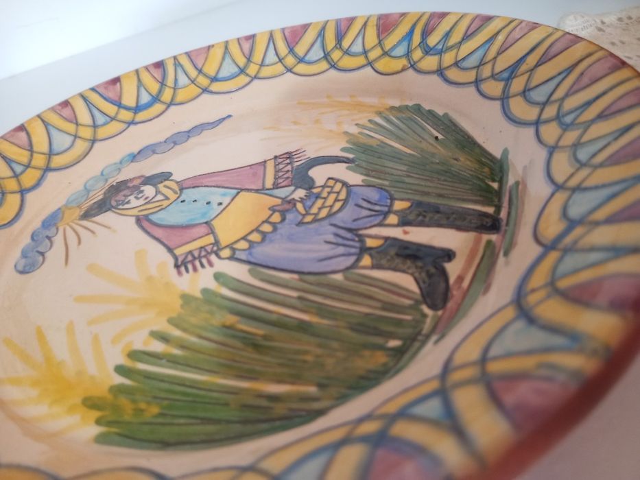 Prato pintado à mão Jeremias Redondo (defeito visível)